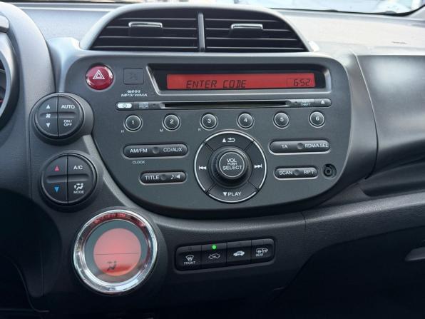 Honda Jazz II Рестайлинг с пробегом 2011 года, цена 959 000 рублей, 147600 км, хэтчбек, Автокод Объявления
