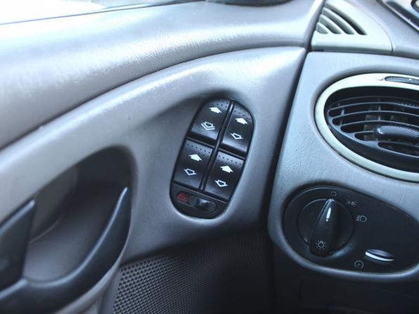 Ford Focus I Рестайлинг с пробегом 2002 года, цена 199 000 рублей, 194750 км, универсал, Автокод Объявления