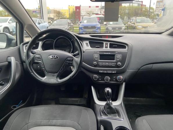 Kia Ceed II с пробегом 2015 года, цена 851 000 рублей, 141481 км, хэтчбек, Автокод Объявления