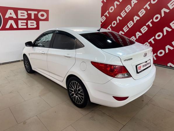 Hyundai Solaris I с пробегом 2012 года, цена 679 000 рублей, 196564 км, седан, Автокод Объявления