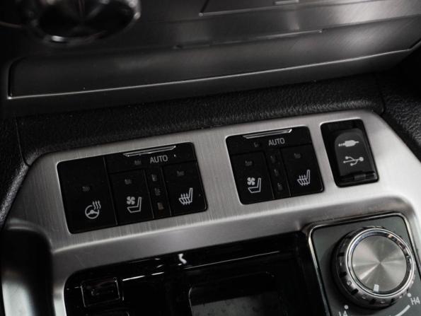 Toyota Land Cruiser 200 Series Рестайлинг 2 с пробегом 2018 года, цена 6 839 000 рублей, 176053 км, внедорожник, Автокод Объявления