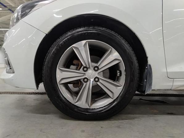 Hyundai Solaris II с пробегом 2019 года, цена 1 250 000 рублей, 143492 км, седан, Автокод Объявления