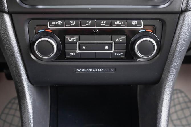 Volkswagen Golf VI с пробегом 2012 года, цена 749 000 рублей, 199400 км, хэтчбек, Автокод Объявления