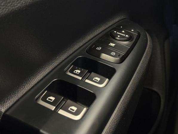 Kia Rio IV с пробегом 2019 года, цена 1 520 000 рублей, 98380 км, хэтчбек, Автокод Объявления