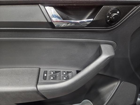 Skoda Rapid I Рестайлинг с пробегом 2018 года, цена 995 000 рублей, 165016 км, лифтбек, Автокод Объявления