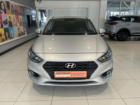Hyundai Solaris II с пробегом 2019 года, цена 1 359 000 рублей, 81000 км, седан, Автокод Объявления