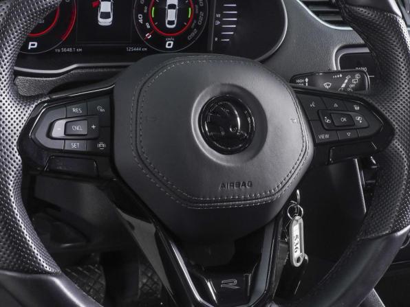 Skoda Octavia III (A7) Рестайлинг с пробегом 2019 года, цена 2 200 000 рублей, 125444 км, лифтбек, Автокод Объявления