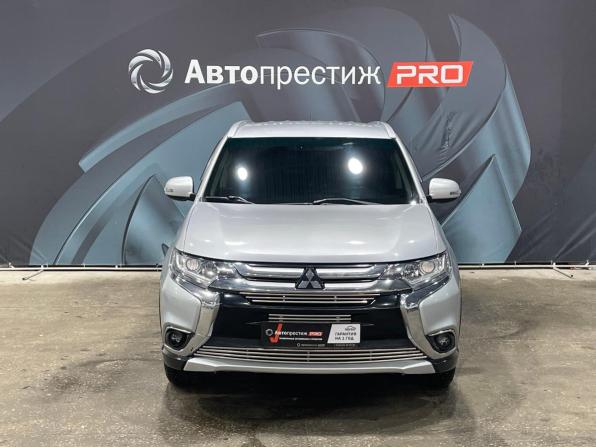 Mitsubishi Outlander III Рестайлинг 2 с пробегом 2015 года, цена 1 498 000 рублей, 237192 км, внедорожник, Автокод Объявления