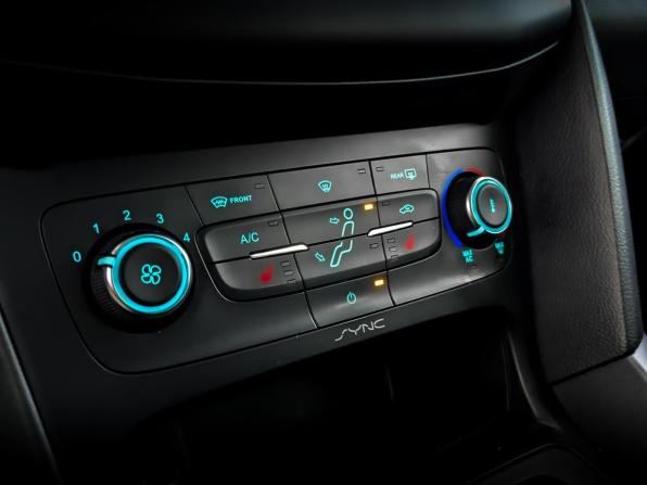 Ford Focus III Рестайлинг с пробегом 2018 года, цена 1 200 000 рублей, 87258 км, хэтчбек, Автокод Объявления
