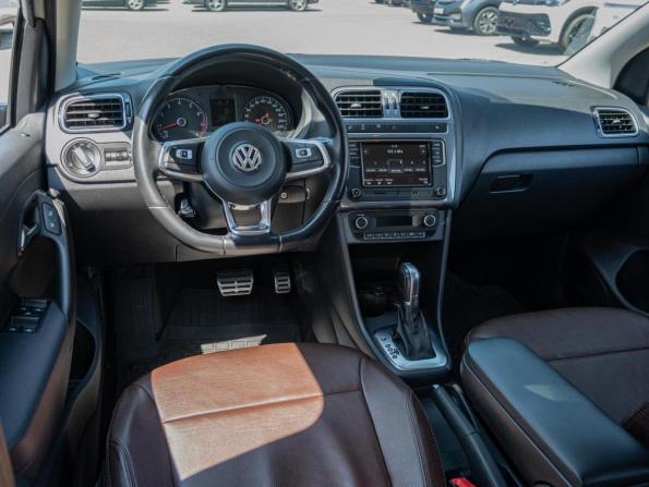 Volkswagen Polo V Рестайлинг с пробегом 2018 года, цена 1 650 000 рублей, 84064 км, седан, Автокод Объявления