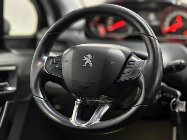 Peugeot 208 I с пробегом 2013 года, цена 595 000 рублей, 208478 км, хэтчбек, Автокод Объявления
