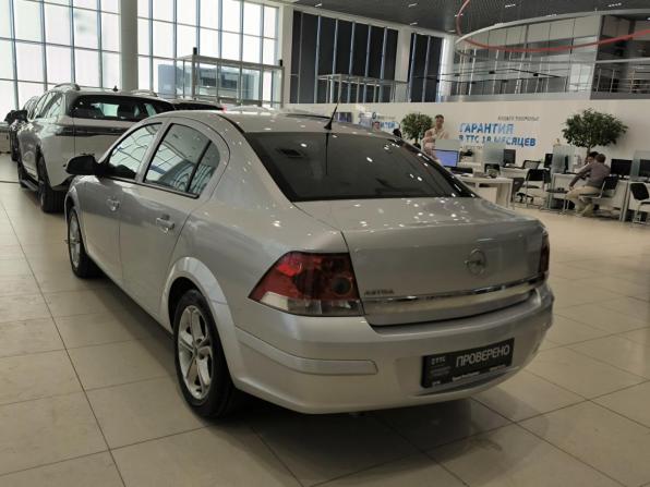 Opel Astra H Рестайлинг с пробегом 2013 года, цена 550 000 рублей, 131944 км, седан, Автокод Объявления