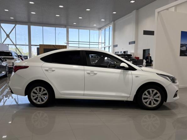 Hyundai Solaris II с пробегом 2019 года, цена 1 295 000 рублей, 105060 км, седан, Автокод Объявления