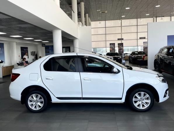 Renault Logan II Рестайлинг с пробегом 2018 года, цена 749 900 рублей, 115800 км, седан, Автокод Объявления