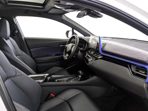 Toyota C-HR I Рестайлинг с пробегом 2021 года, цена 2 649 000 рублей, 47653 км, внедорожник, Автокод Объявления