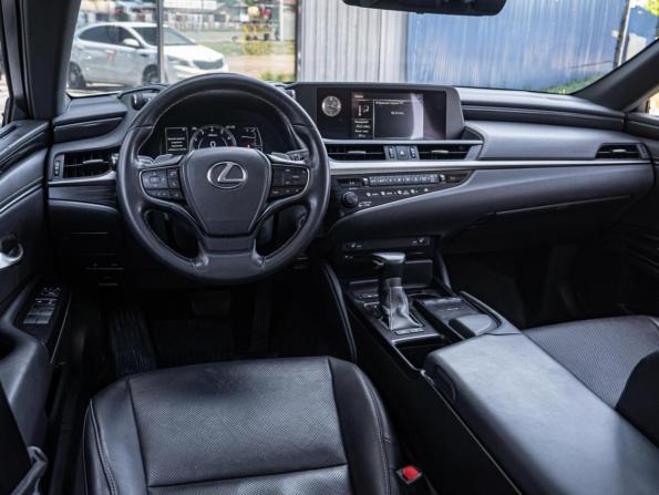 Lexus ES VII с пробегом 2018 года, цена 3 650 000 рублей, 154356 км, седан, Автокод Объявления