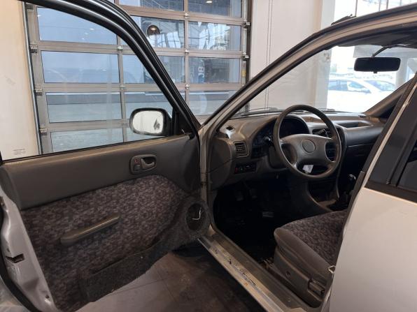 Suzuki Swift II Рестайлинг с пробегом 2002 года, цена 115 000 рублей, 40509 км, седан, Автокод Объявления