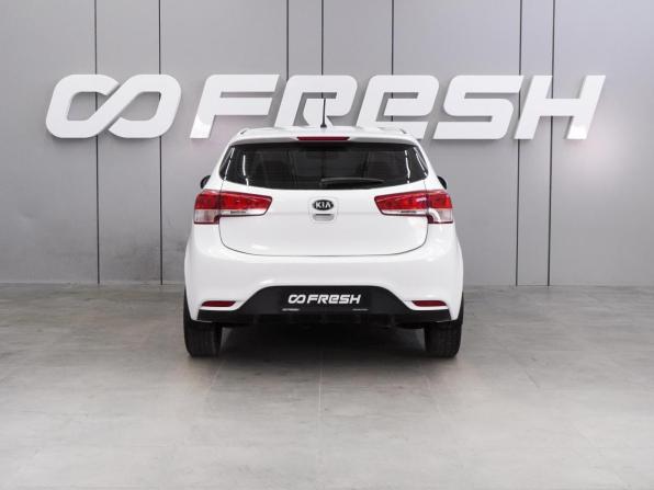 Kia Rio III Рестайлинг с пробегом 2015 года, цена 849 000 рублей, 197354 км, хэтчбек, Автокод Объявления