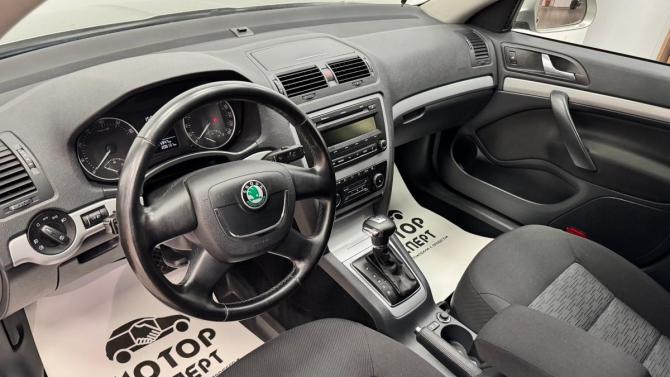 Skoda Octavia II (A5) Рестайлинг с пробегом 2012 года, цена 805 000 рублей, 208000 км, лифтбек, Автокод Объявления
