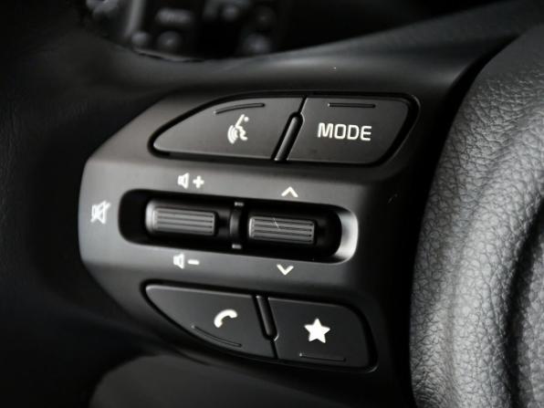 Kia Rio IV Рестайлинг с пробегом 2022 года, цена 1 895 000 рублей, 26642 км, хэтчбек, Автокод Объявления
