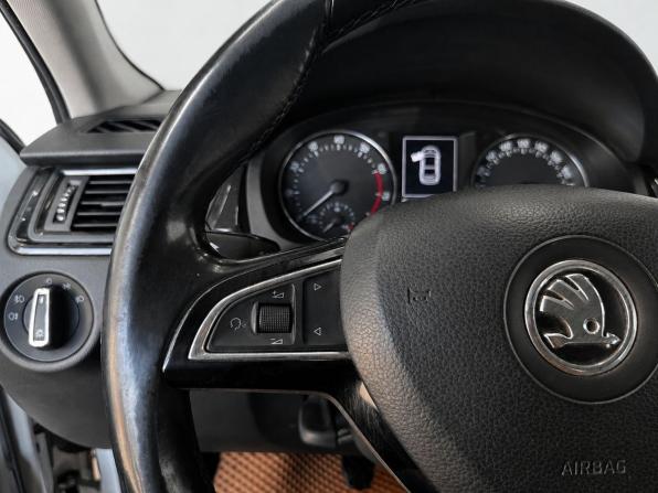 Skoda Rapid I с пробегом 2015 года, цена 679 000 рублей, 318693 км, лифтбек, Автокод Объявления