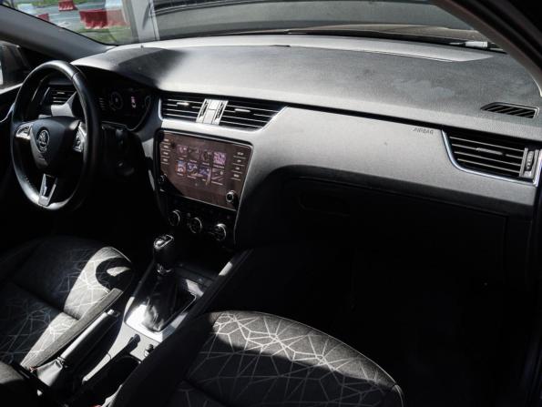 Skoda Octavia III (A7) Рестайлинг с пробегом 2019 года, цена 1 820 000 рублей, 128855 км, лифтбек, Автокод Объявления