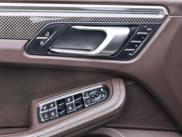 Porsche Macan I Рестайлинг с пробегом 2019 года, цена 5 798 000 рублей, 61998 км, внедорожник, Автокод Объявления