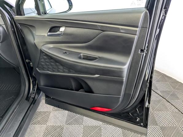 Hyundai Santa Fe IV Рестайлинг с пробегом 2022 года, цена 3 300 000 рублей, 105466 км, внедорожник, Автокод Объявления