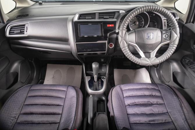 Honda Fit III Рестайлинг с пробегом 2016 года, цена 959 000 рублей, 166000 км, хэтчбек, Автокод Объявления