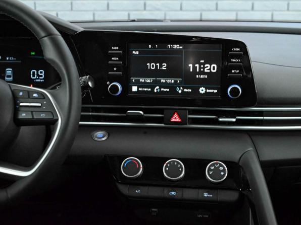 Hyundai Elantra VII (CN7) Рестайлинг с пробегом 2024 года, цена 3 140 000 рублей, 5919 км, седан, Автокод Объявления