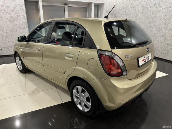 Kia Rio II Рестайлинг с пробегом 2010 года, цена 665 000 рублей, 127000 км, хэтчбек, Автокод Объявления