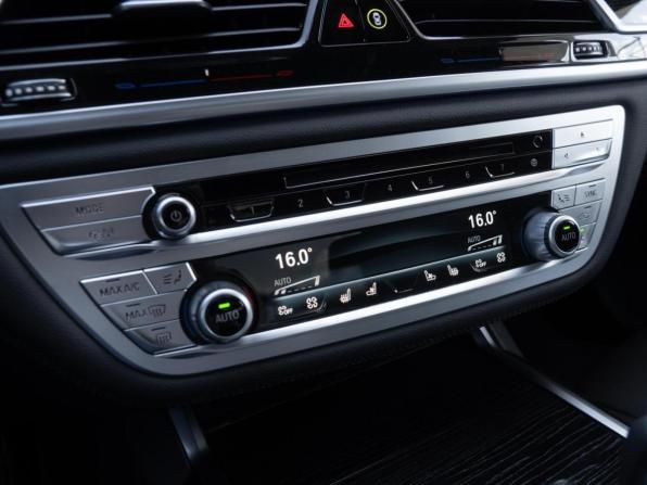 BMW 7 серии VI (G11/G12) Рестайлинг с пробегом 2020 года, цена 7 589 000 рублей, 126 км, седан, Автокод Объявления