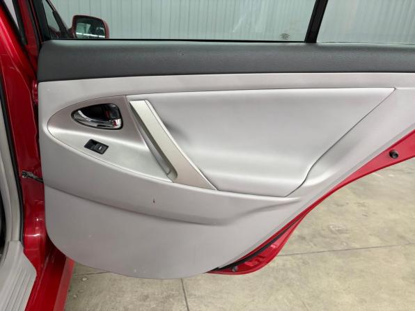 Toyota Camry VI (XV40) Рестайлинг с пробегом 2010 года, цена 1 300 000 рублей, 182000 км, седан, Автокод Объявления
