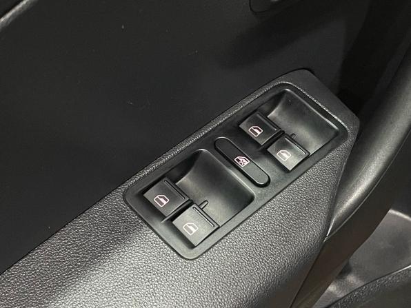 Volkswagen Polo V Рестайлинг с пробегом 2016 года, цена 1 170 000 рублей, 41797 км, седан, Автокод Объявления