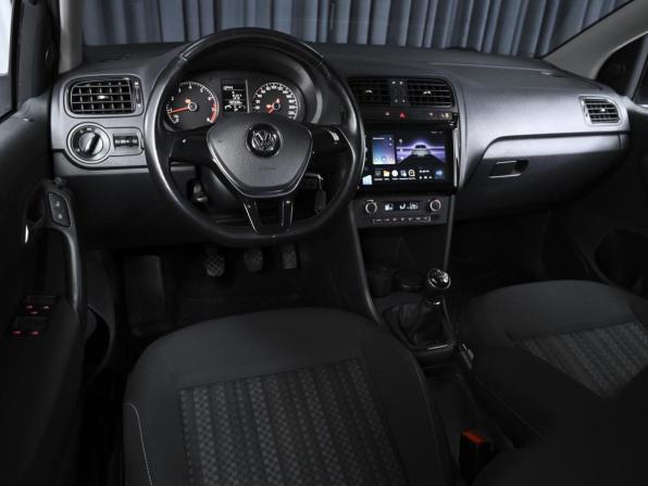 Volkswagen Polo V Рестайлинг с пробегом 2018 года, цена 1 380 000 рублей, 132508 км, седан, Автокод Объявления