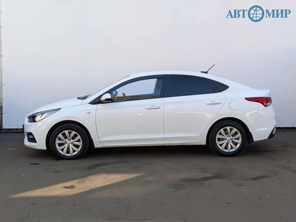 Hyundai Solaris II с пробегом 2017 года, цена 1 090 000 рублей, 272031 км, седан, Автокод Объявления