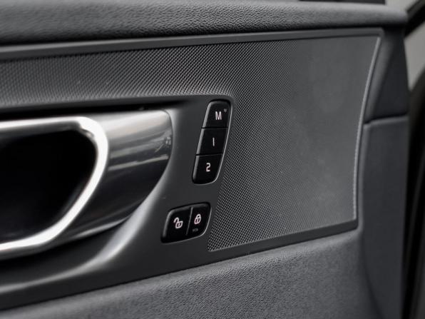 Volvo XC60 II с пробегом 2018 года, цена 3 200 000 рублей, 179572 км, внедорожник, Автокод Объявления