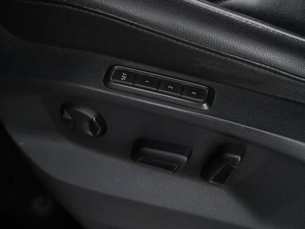 Volkswagen Tiguan II с пробегом 2017 года, цена 2 532 055 рублей, 105510 км, внедорожник, Автокод Объявления