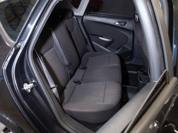 Opel Astra J с пробегом 2012 года, цена 695 000 рублей, 183835 км, хэтчбек, Автокод Объявления
