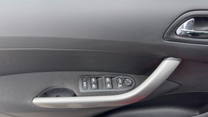 Peugeot 308 I Рестайлинг с пробегом 2012 года, цена 559 000 рублей, 160259 км, хэтчбек, Автокод Объявления