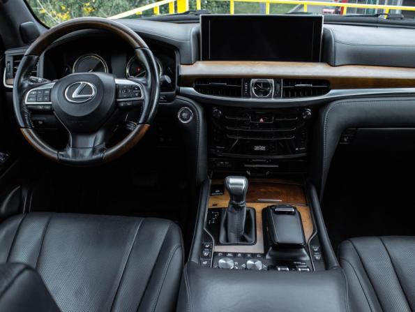 Lexus LX III Рестайлинг 2 с пробегом 2017 года, цена 8 598 000 рублей, 87222 км, внедорожник, Автокод Объявления