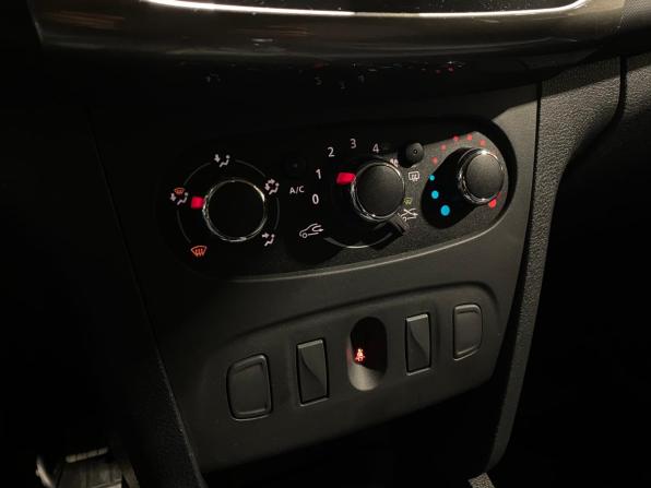 Renault Logan II Рестайлинг с пробегом 2022 года, цена 1 260 000 рублей, 34743 км, седан, Автокод Объявления