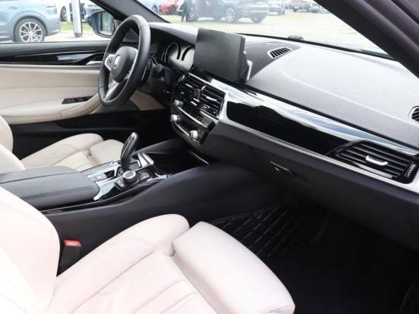 BMW 5 серии VII (G30/G31/G38) с пробегом 2018 года, цена 2 990 000 рублей, 216719 км, седан, Автокод Объявления