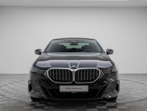 BMW 5 серии VIII (G60/G61/G68) с пробегом 2023 года, цена 7 800 000 рублей, 37655 км, седан, Автокод Объявления