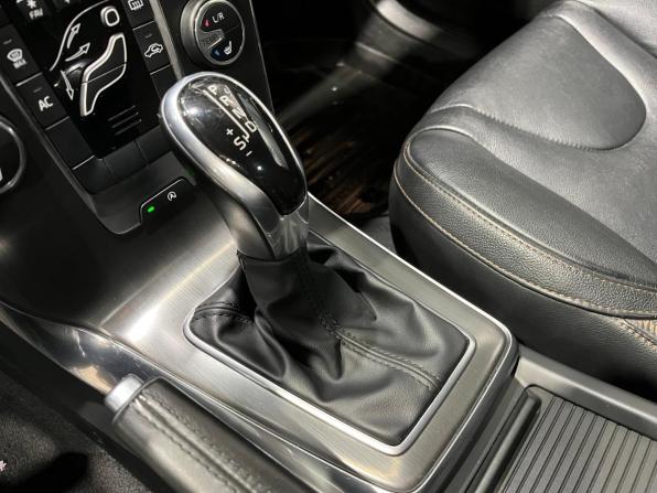Volvo V40 II с пробегом 2014 года, цена 1 030 000 рублей, 125500 км, хэтчбек, Автокод Объявления