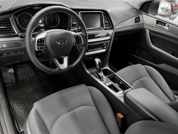 Hyundai Sonata VII (LF) Рестайлинг с пробегом 2018 года, цена 1 595 000 рублей, 149930 км, седан, Автокод Объявления
