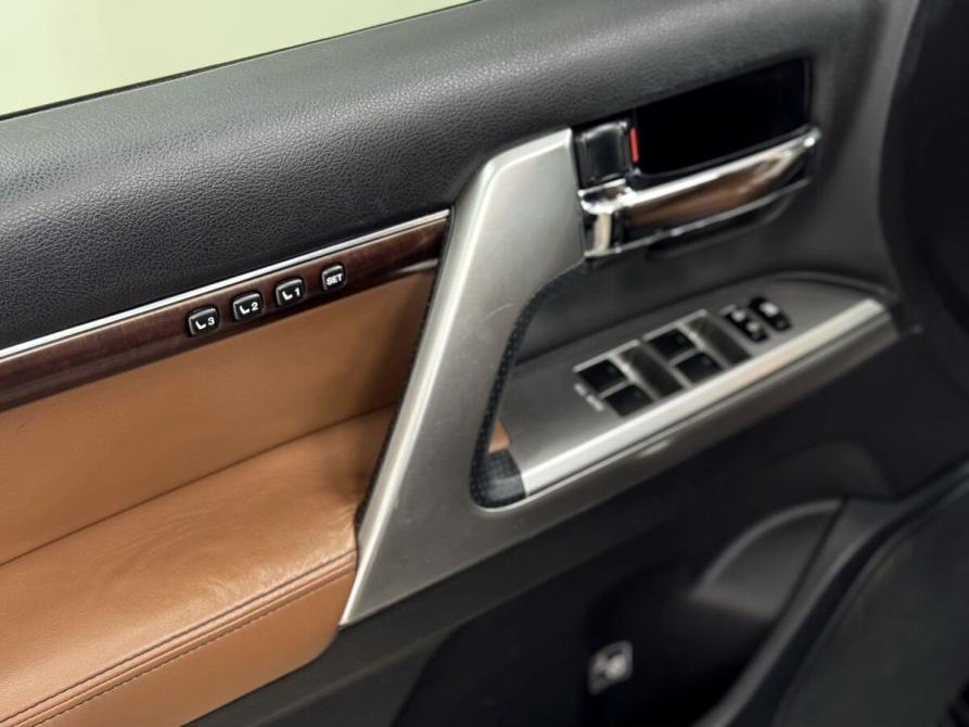 Toyota Land Cruiser 200 Series Рестайлинг 1 Санкт-Петербург  - изображение 17