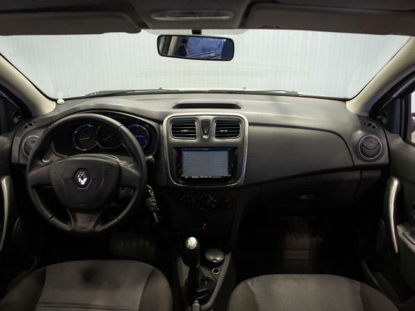 Renault Logan II с пробегом 2015 года, цена 570 000 рублей, 308129 км, седан, Автокод Объявления
