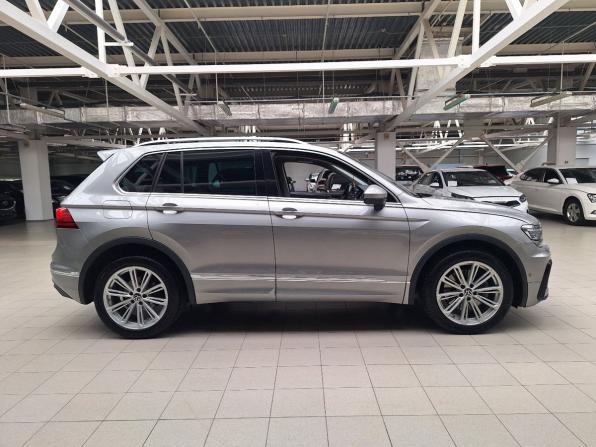Volkswagen Tiguan II с пробегом 2019 года, цена 2 500 000 рублей, 217218 км, внедорожник, Автокод Объявления