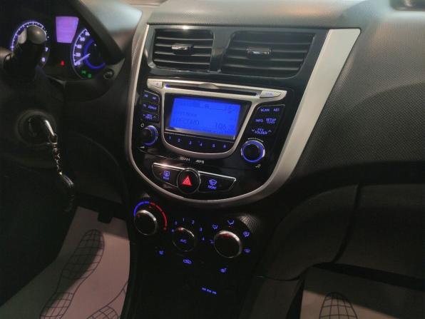 Hyundai Solaris I с пробегом 2013 года, цена 659 000 рублей, 117270 км, седан, Автокод Объявления
